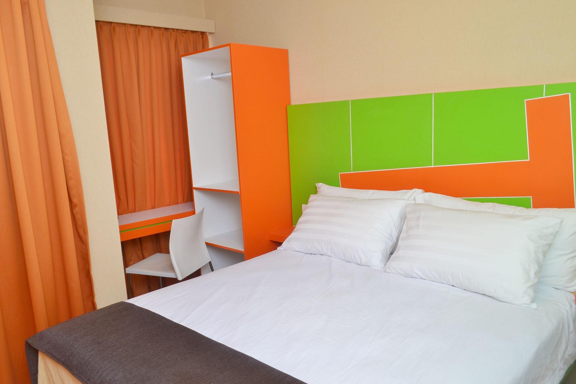 Titanium Express Homtel Otel Cakarta Dış mekan fotoğraf