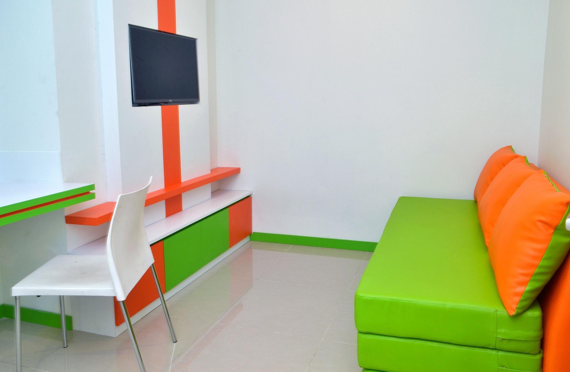 Titanium Express Homtel Otel Cakarta Dış mekan fotoğraf