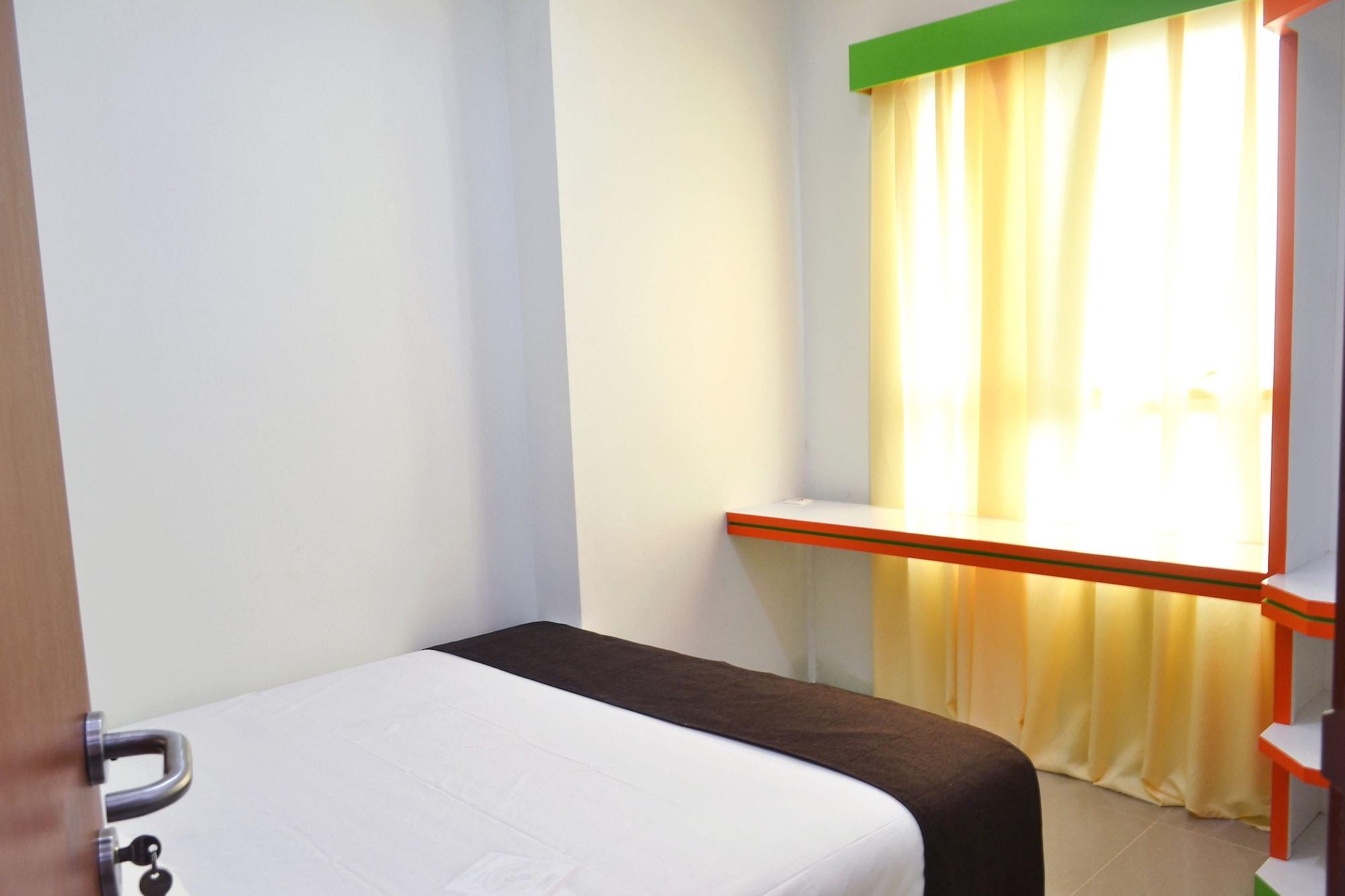 Titanium Express Homtel Otel Cakarta Dış mekan fotoğraf