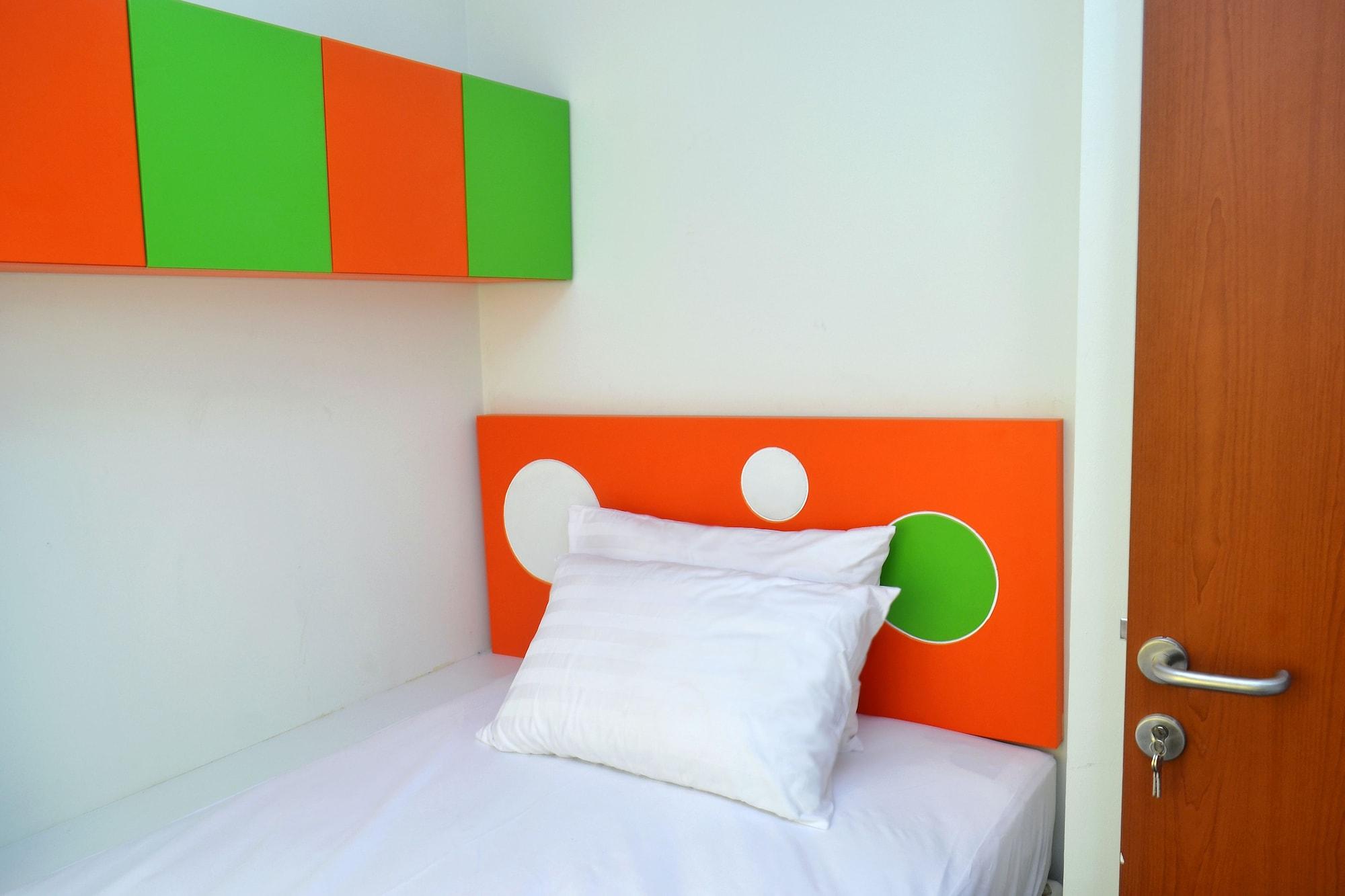 Titanium Express Homtel Otel Cakarta Dış mekan fotoğraf