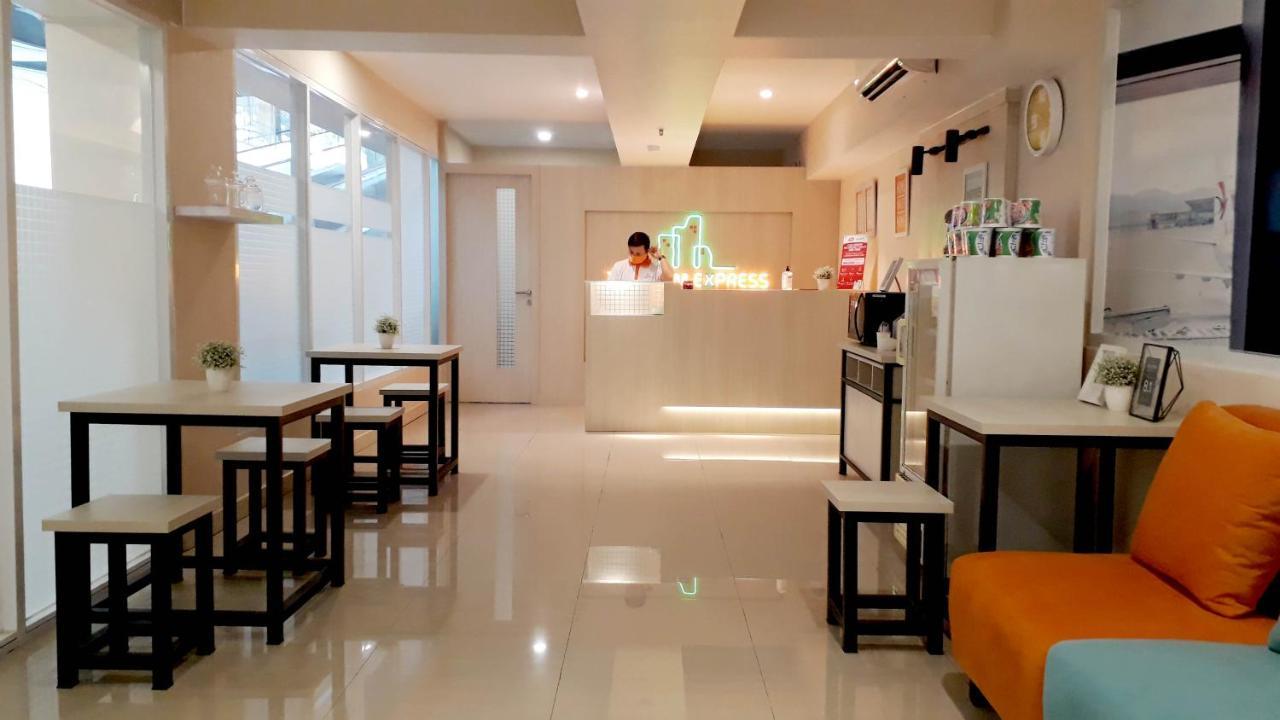 Titanium Express Homtel Otel Cakarta Dış mekan fotoğraf