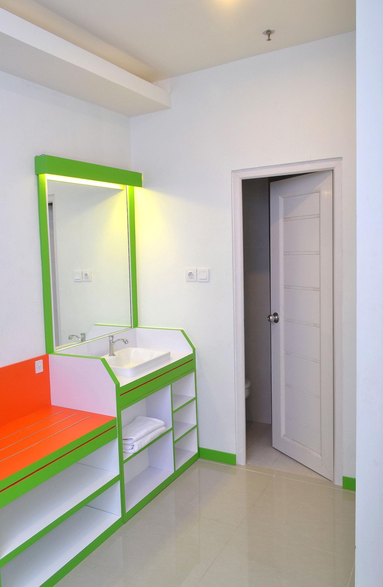 Titanium Express Homtel Otel Cakarta Dış mekan fotoğraf