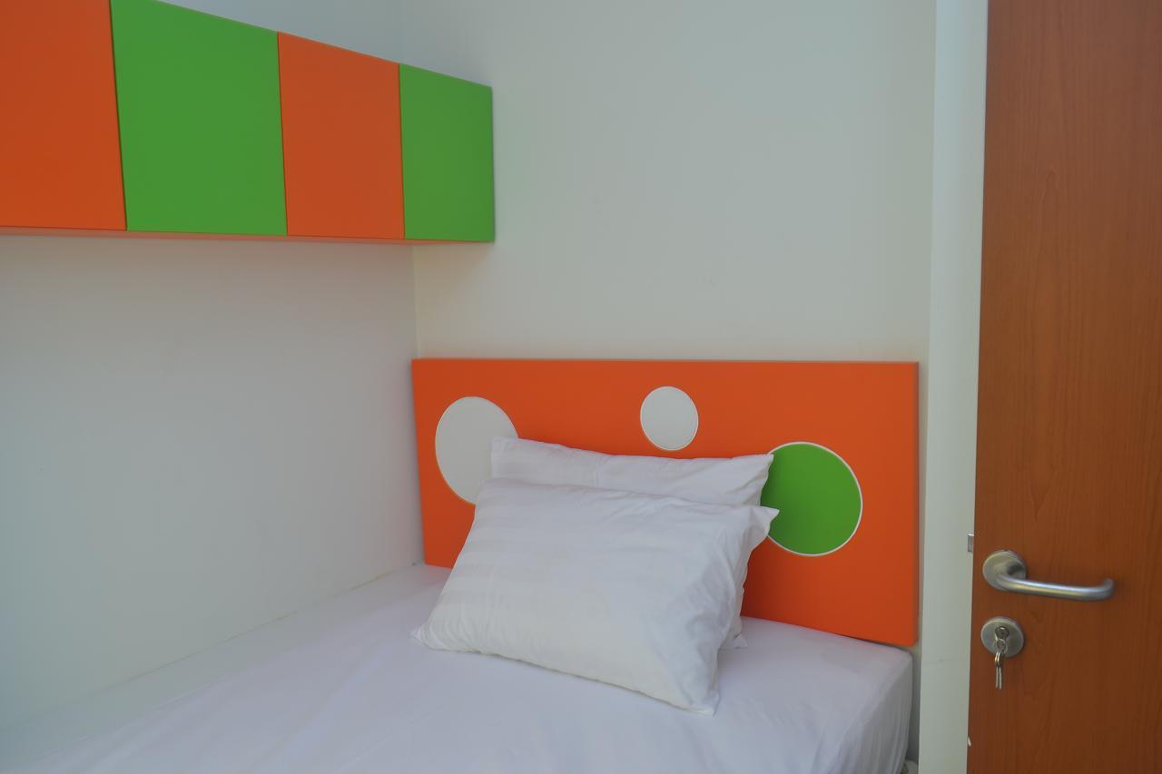 Titanium Express Homtel Otel Cakarta Dış mekan fotoğraf