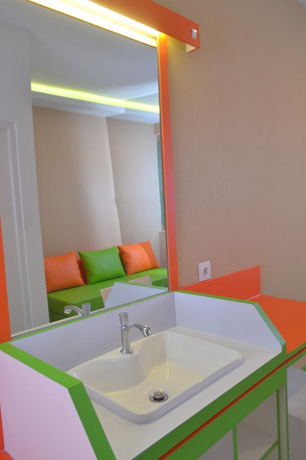 Titanium Express Homtel Otel Cakarta Dış mekan fotoğraf