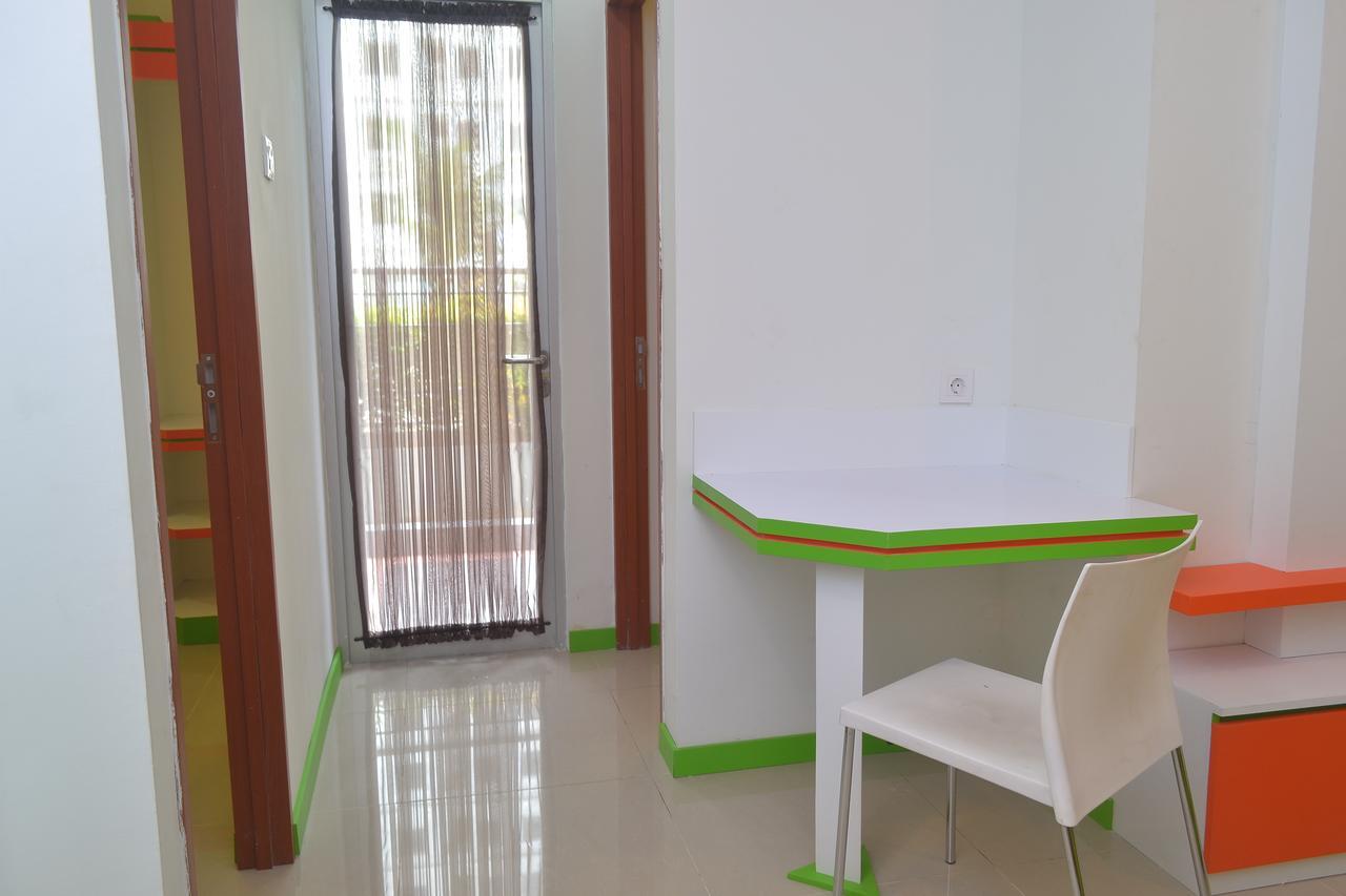 Titanium Express Homtel Otel Cakarta Dış mekan fotoğraf