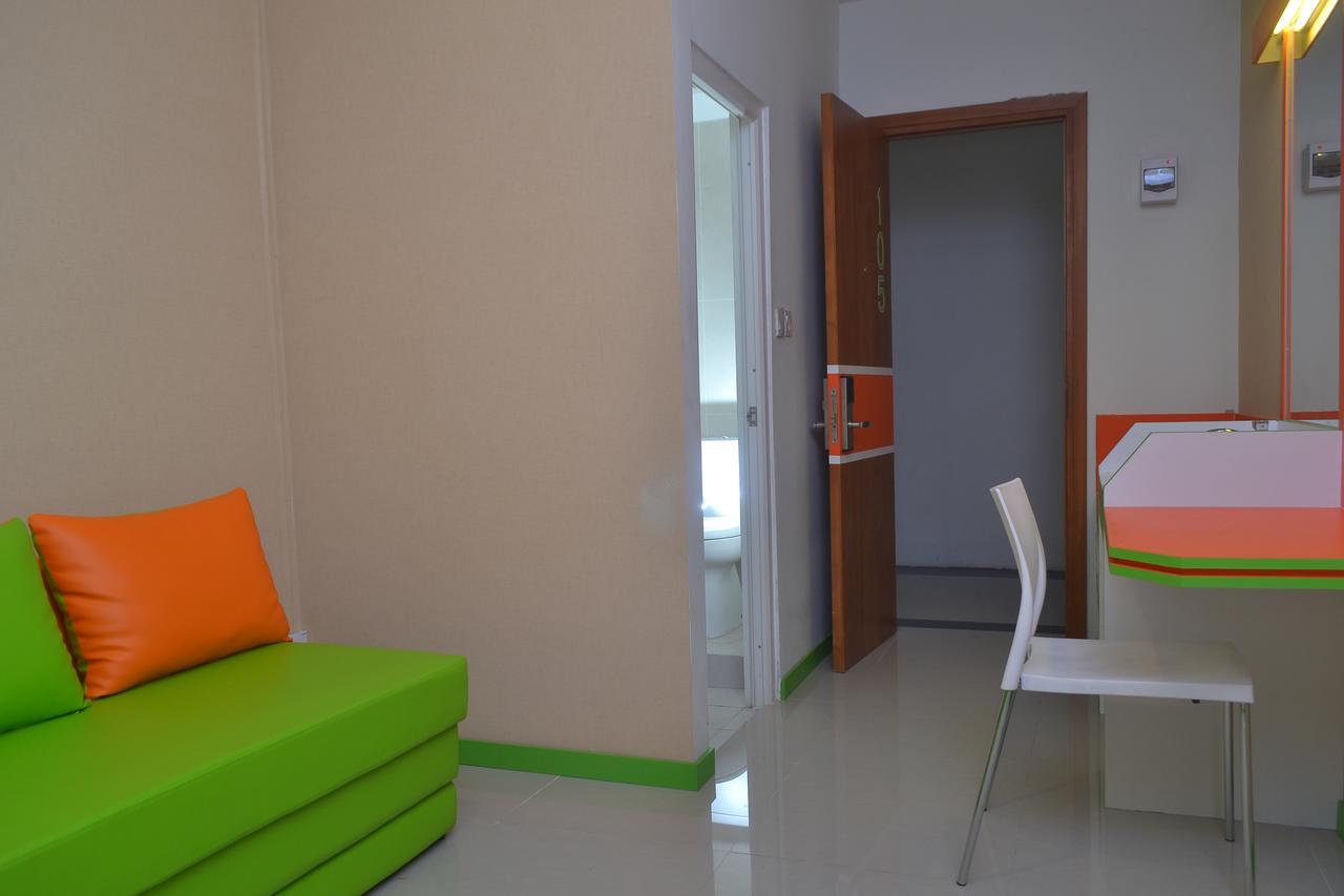 Titanium Express Homtel Otel Cakarta Dış mekan fotoğraf