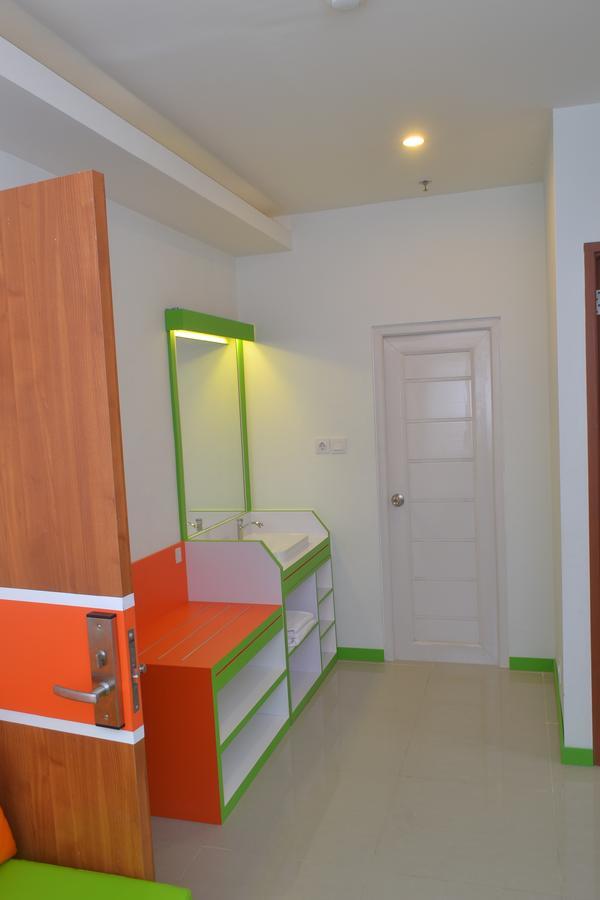 Titanium Express Homtel Otel Cakarta Dış mekan fotoğraf