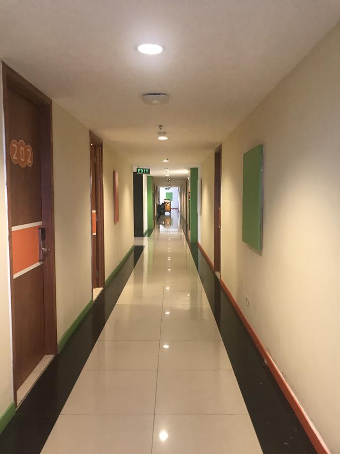 Titanium Express Homtel Otel Cakarta Dış mekan fotoğraf